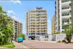Room in city with kittens!, Darwin